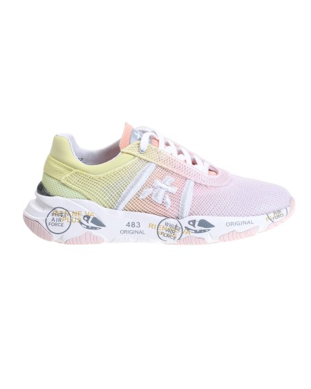 Shop PREMIATA Saldi Scarpa: Premiata sneakers Buff realizzate in embroidery tridimensionale in poliestere su base nylon.
Suola in Eva vulcanizzata.
Altezza suola 2,5cm.
Brand logo.
Composizione: 15% LY 5% NY 80% PL.
Composizione fodera: 100% GOAT LEATHER.
Composizione suola: 100% RUBBER
Fabbricate in Vietnam.. BUFF-6204